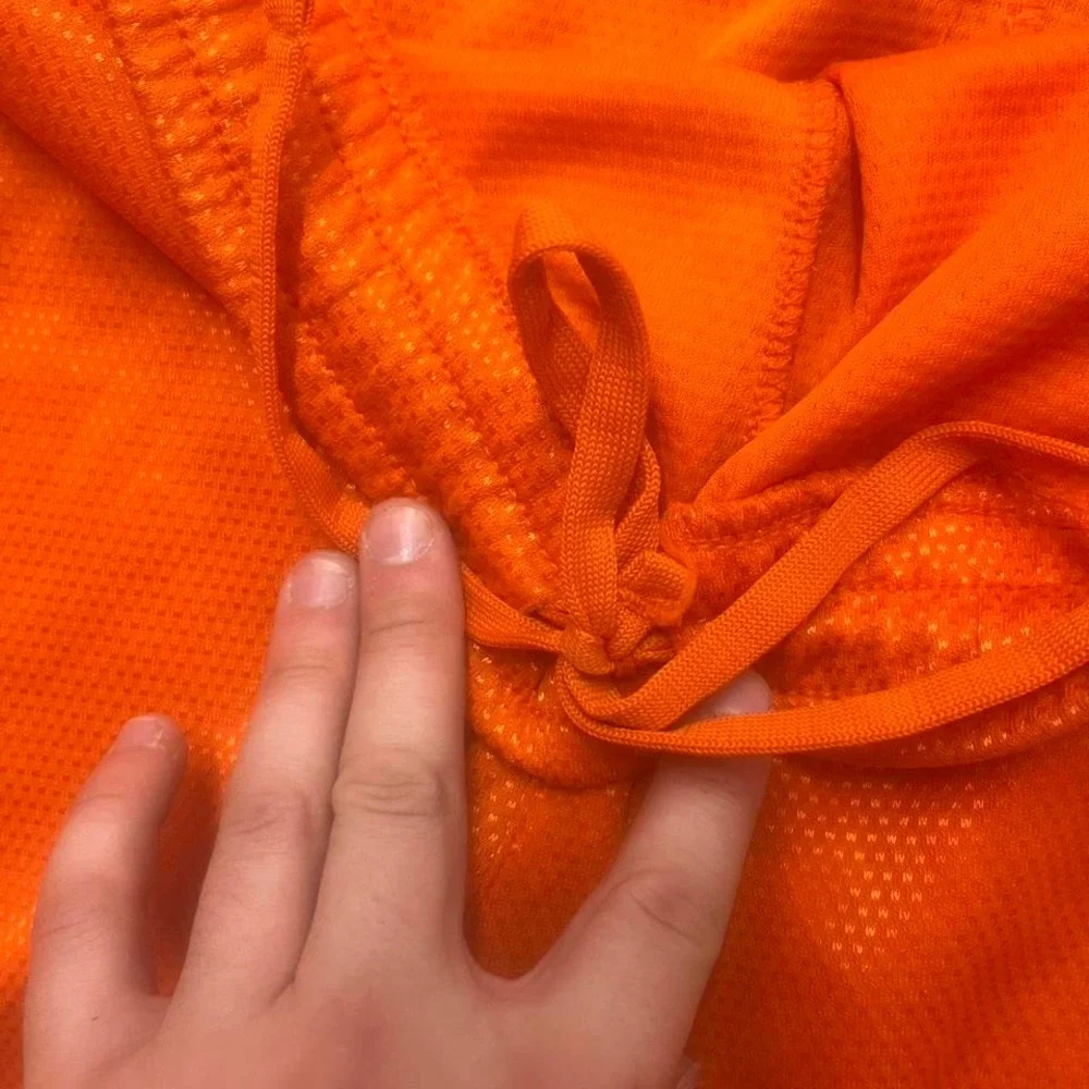 Vintage Y2K loose fit Tapout Mens‎ orange shorts skater